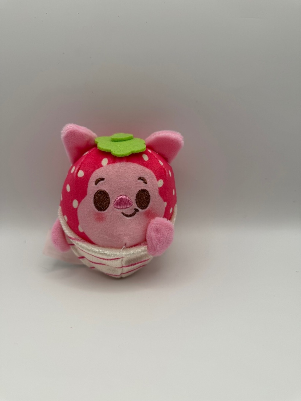 Disney Munchlings Single Serve - White Chocolate Dipped Strawberry Piglet